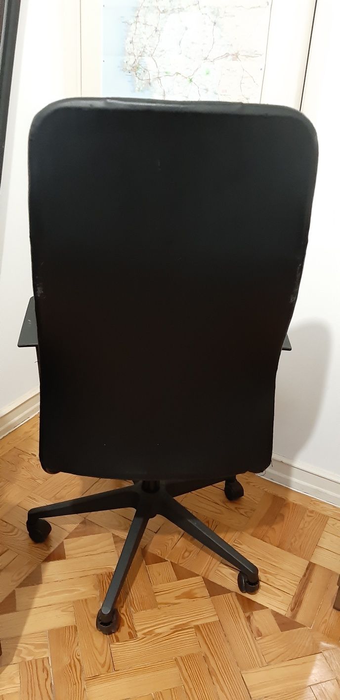 Cadeira escritório preta