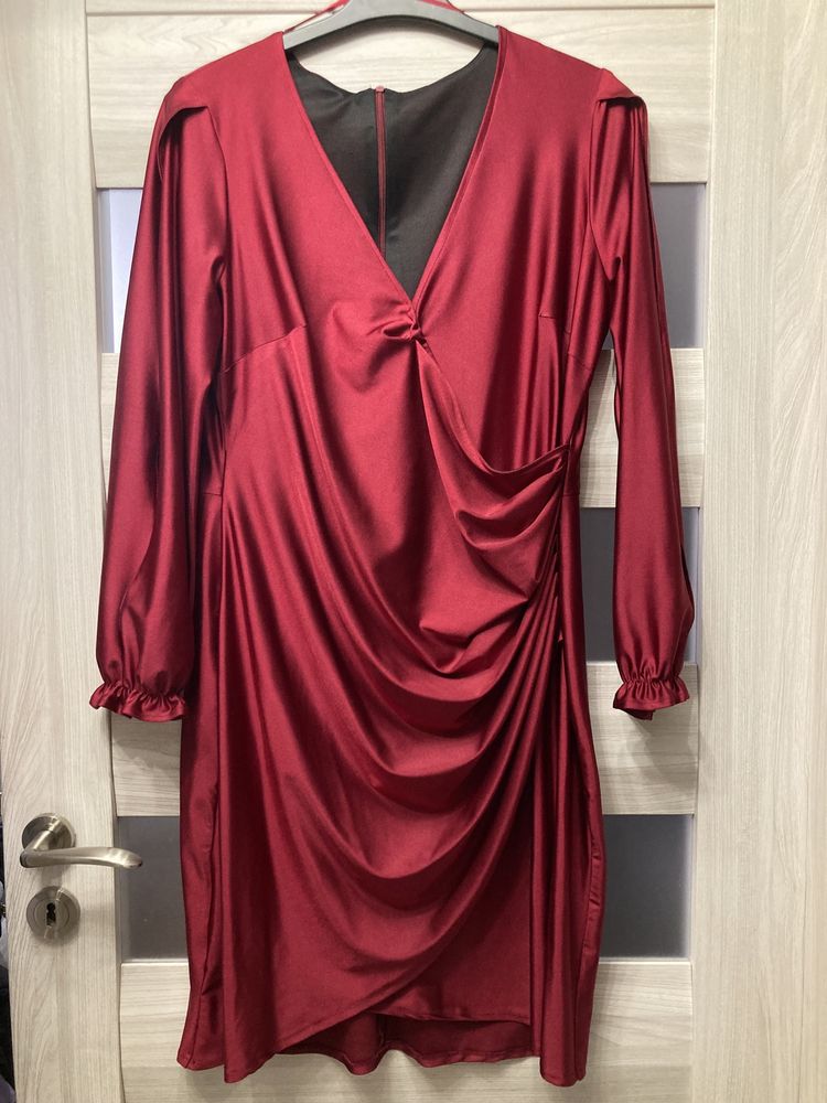 Sukienka rozmiar 46 czerwona