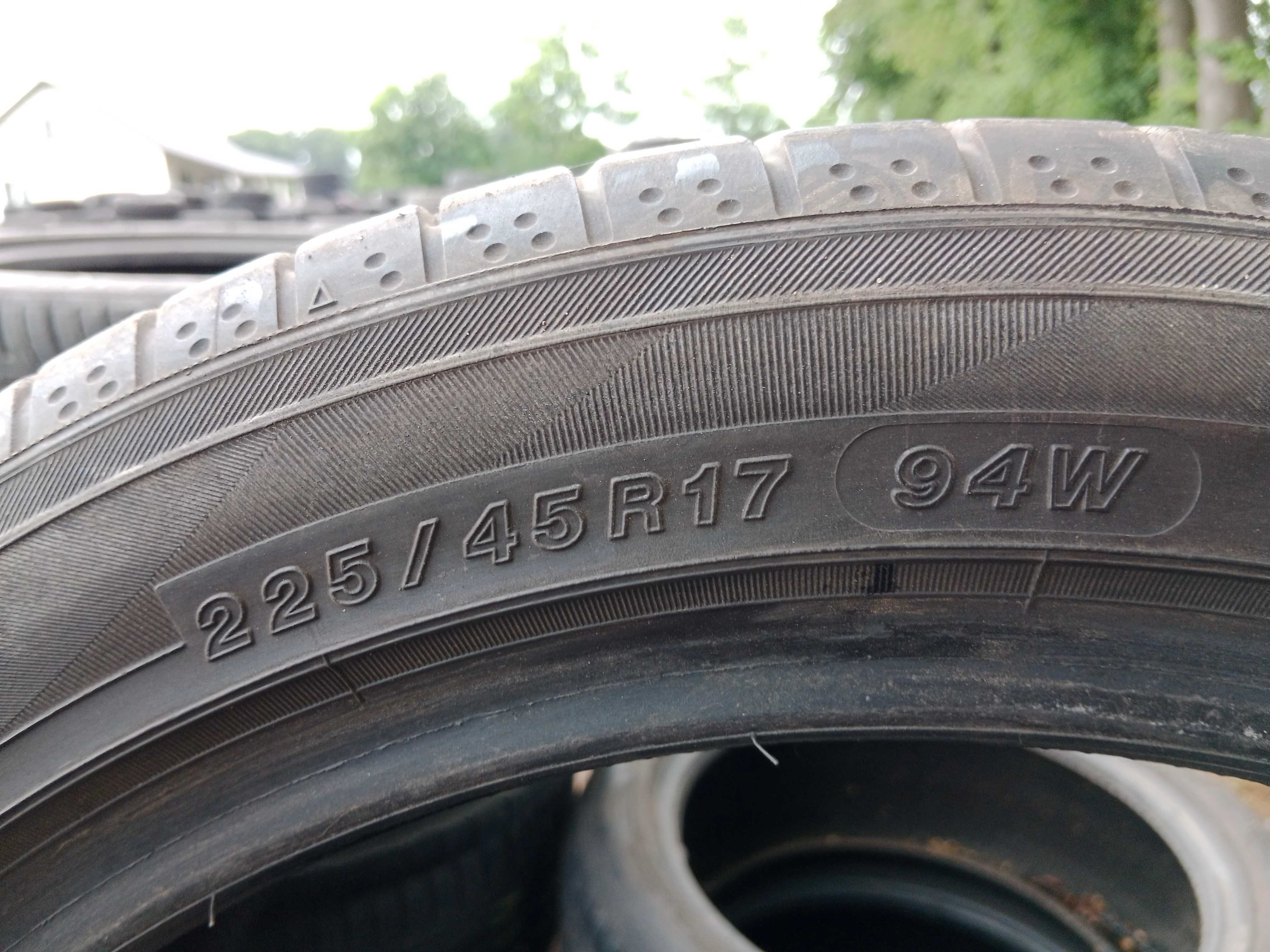 Opona używana letnia 225/45R17 Yokohama BluEarth -A AE50 1szt.