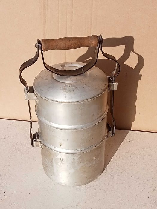 1970 aluminiowa menażka Polska, 3-częściowa z drewnianym uchwytem