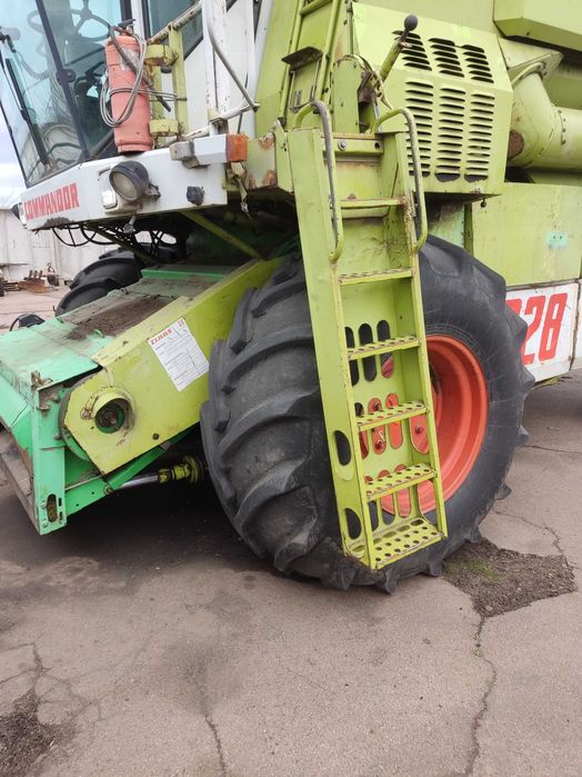 Комбайн claas commandor 228