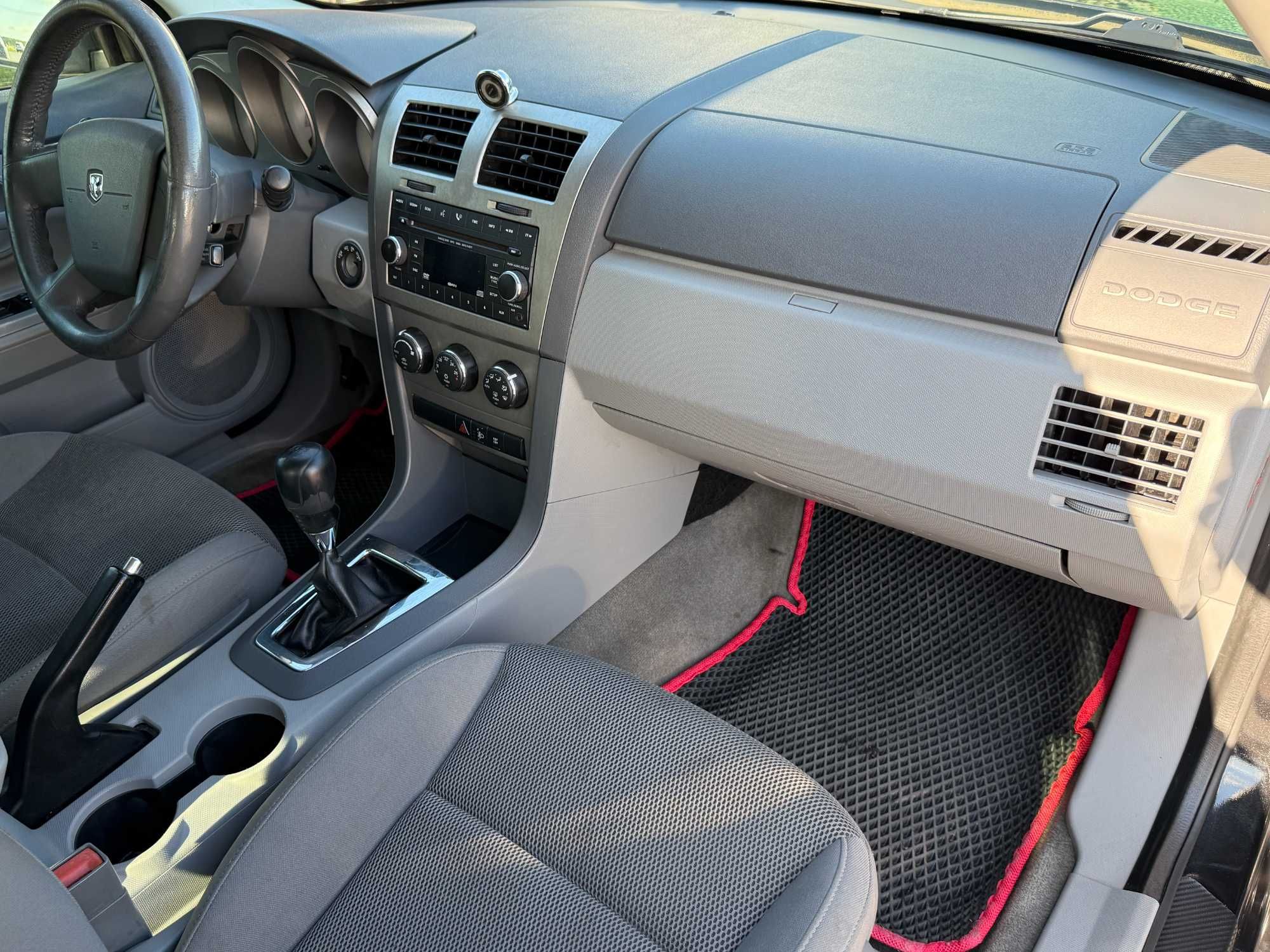 Dodge avenger 2008 2.0 Гарний стан