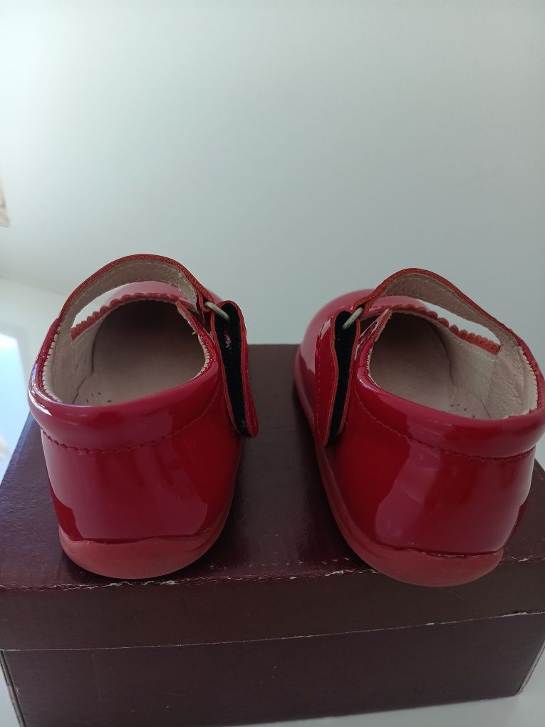 Sapatos Verniz Menina