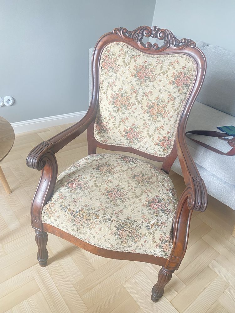 Fotel w stylu Ludwikowskim