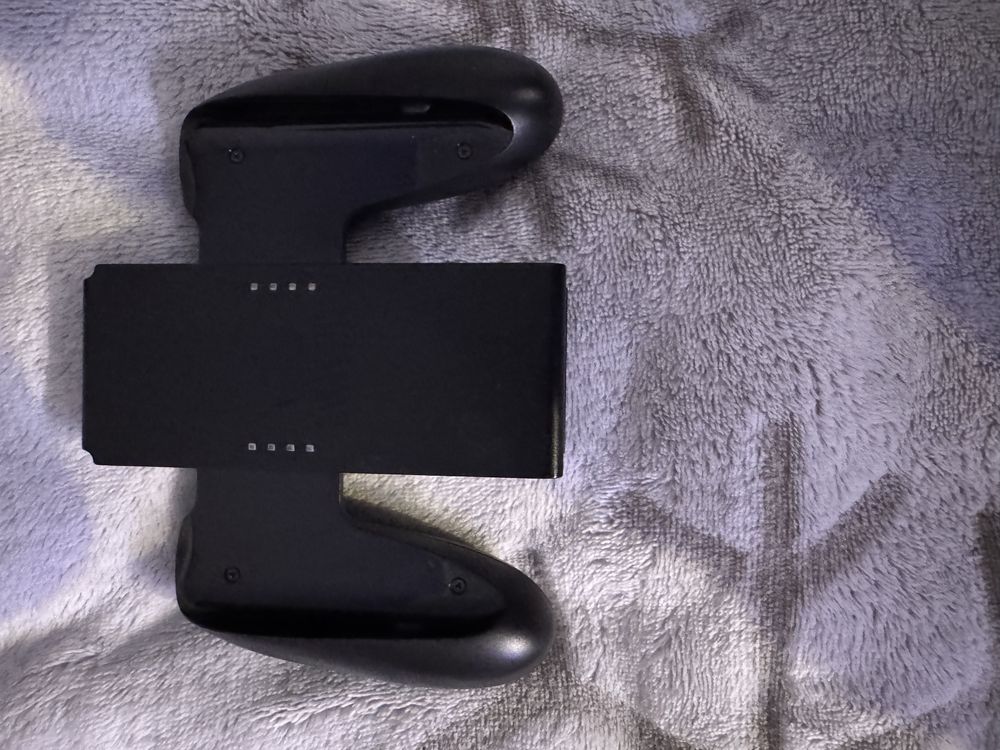 Nintendo Switch + Akcesoria + 4 Gry