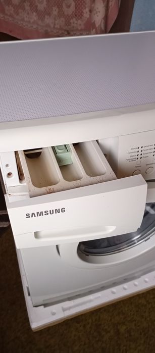 Продам стиральную машину SAMSUNG  WF-R 1061