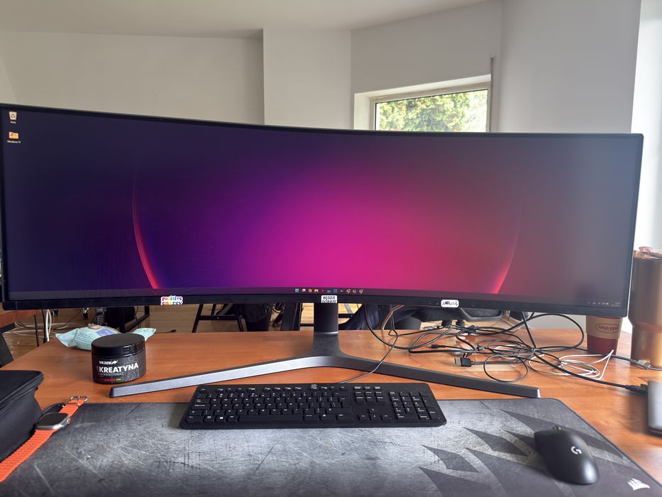 Samsung C49HG9x – 49” QLED Super UltraWide 32:9, 144Hz, HDR, 1ms
