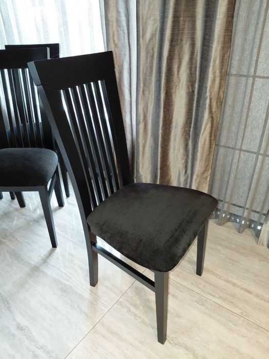 Стільці обідні дерев´яні з м´яким сидінням