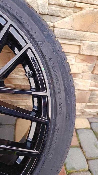 Nowe Koła zimowe 19 Mercedes GLA E AUDI Q3 SEAT SKODA VW TIGUAN