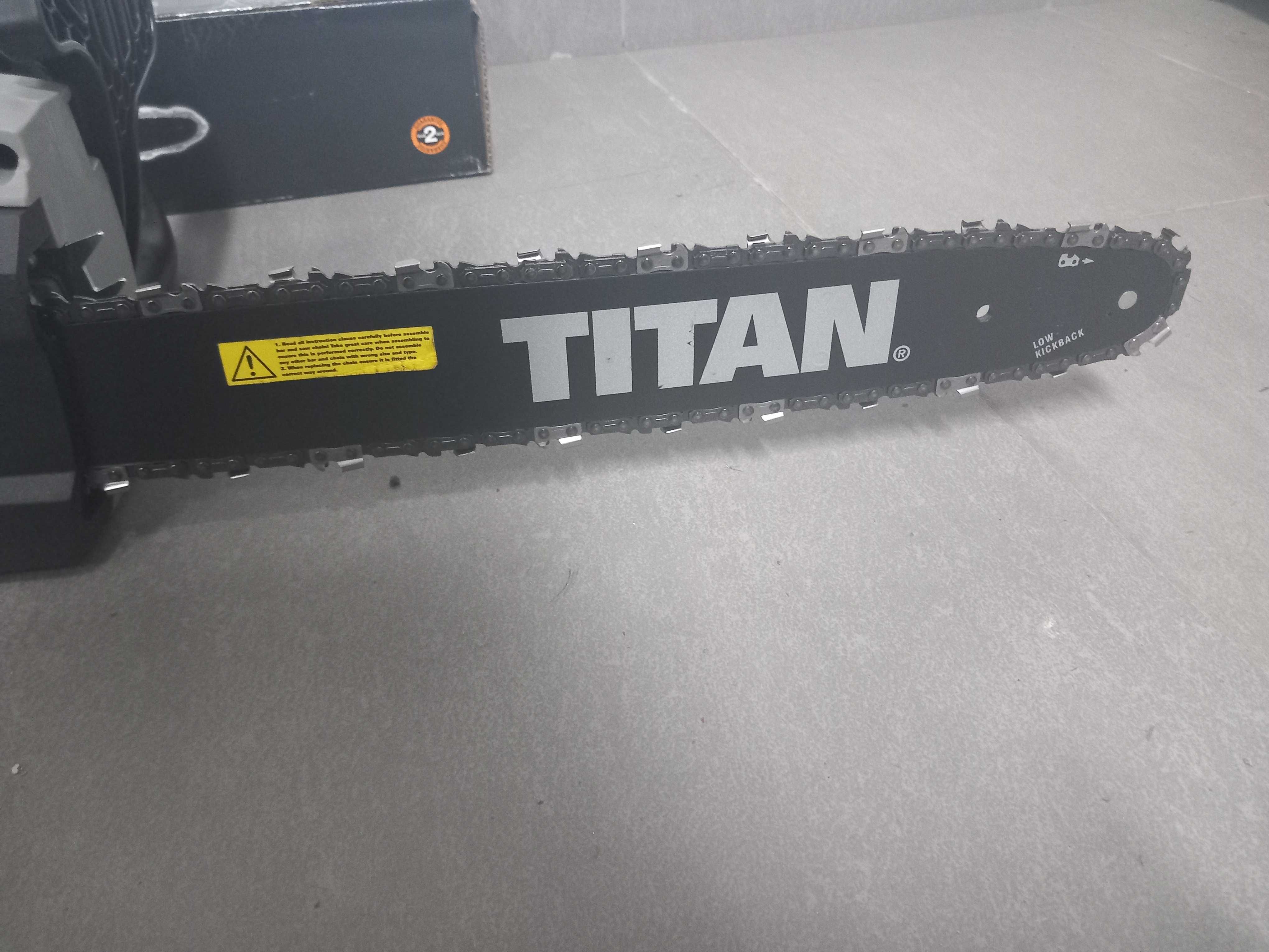 Piła pilarka do drewna Titan prowadnica 40 cm 2000 Wat