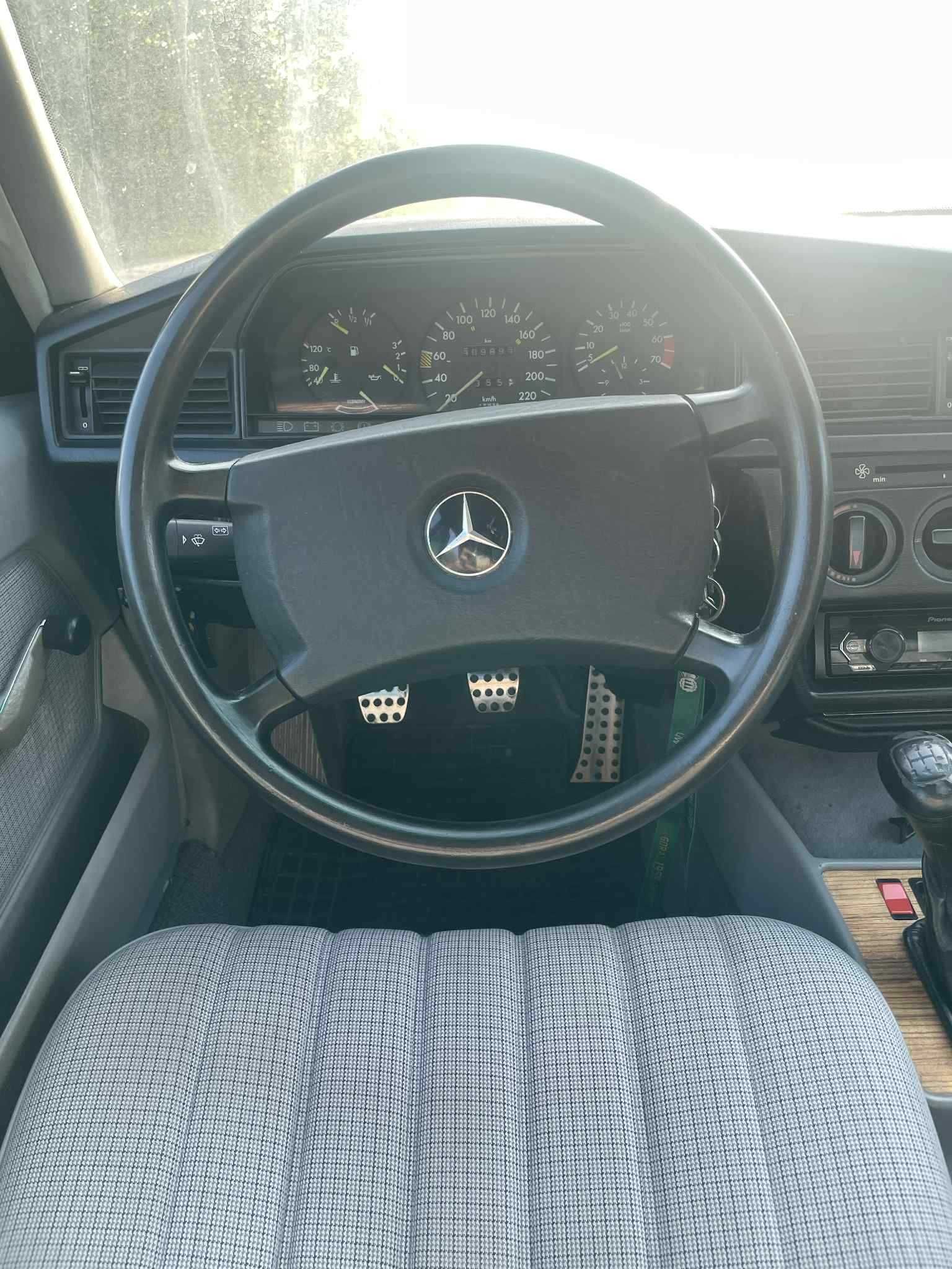 Mercedes w201 190e 2.3