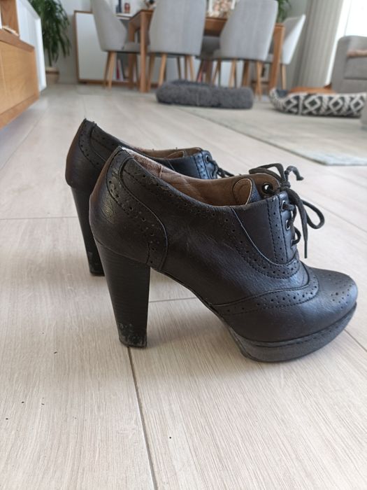 Botins pretos 38