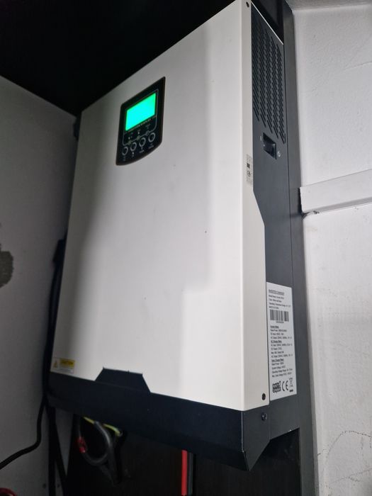 Inversor Híbrido 3 kVA 24 V → 230 V