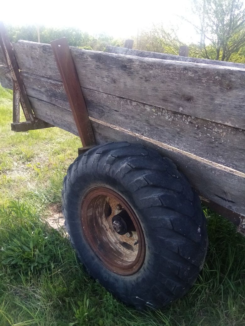 Причіп до трактора