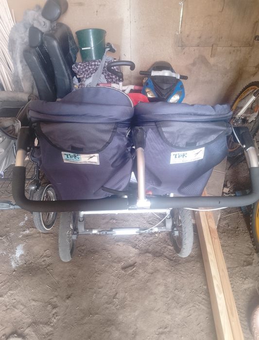 Коляска для двійнят а бо погодок