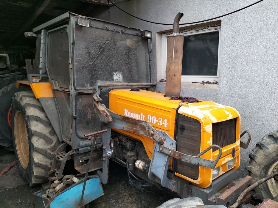 Renault 90.34 rok 91. traktor uszkodzony