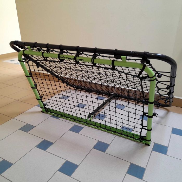 Rebounder / trenażer / siatki odbijające Exit Kickback Omni-Trainer