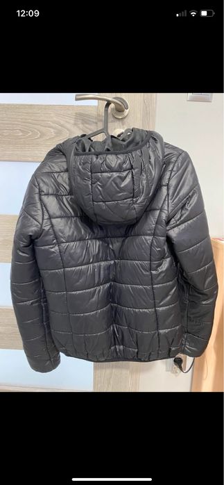 czarna kurtka wiosenno-zimowa