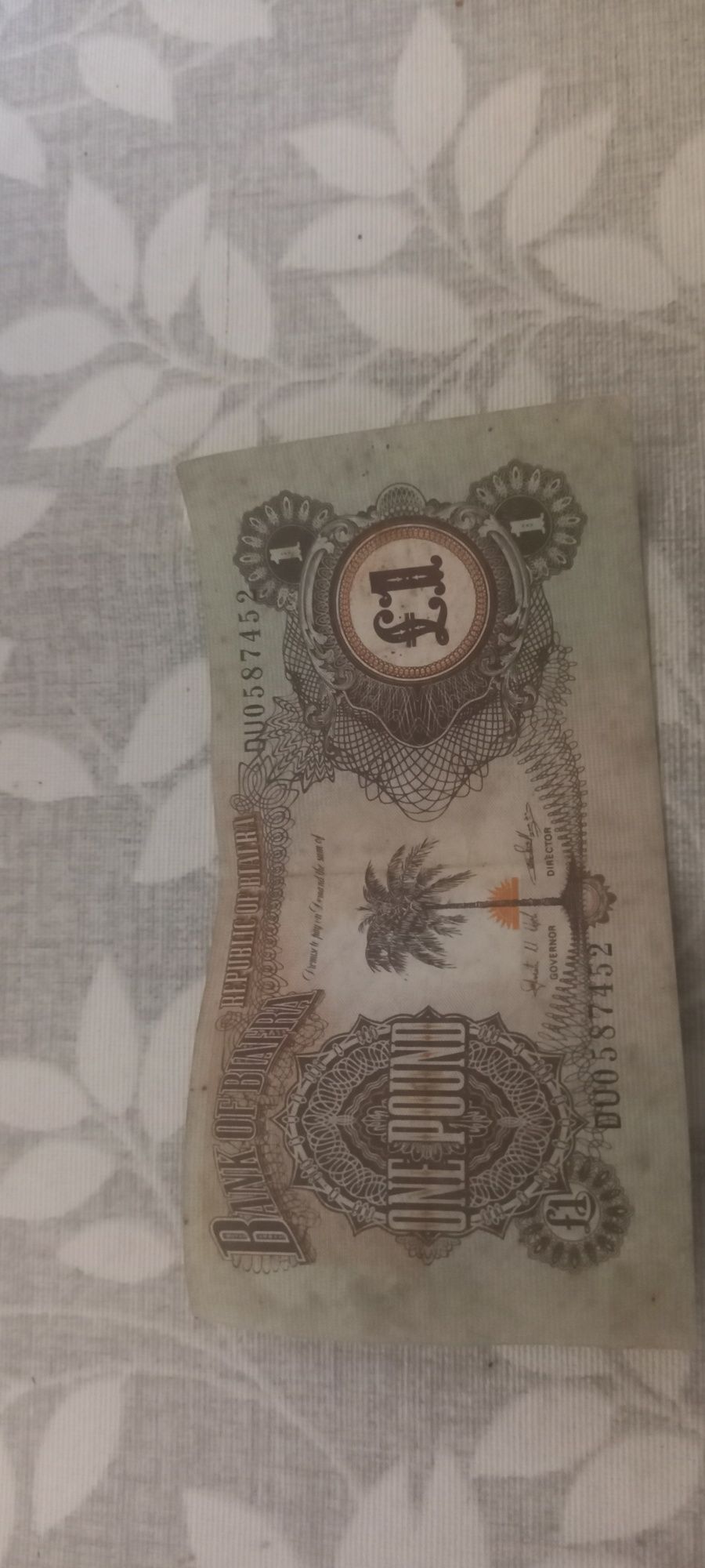 Notas antigas em bom estado