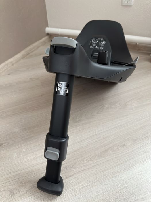 Автолюлька Cybex Cloud T Plus  та база  Cybex T