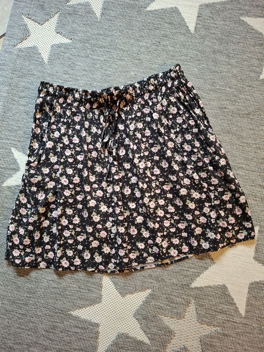 Spódniczka damska czarna w kwiaty r.xl