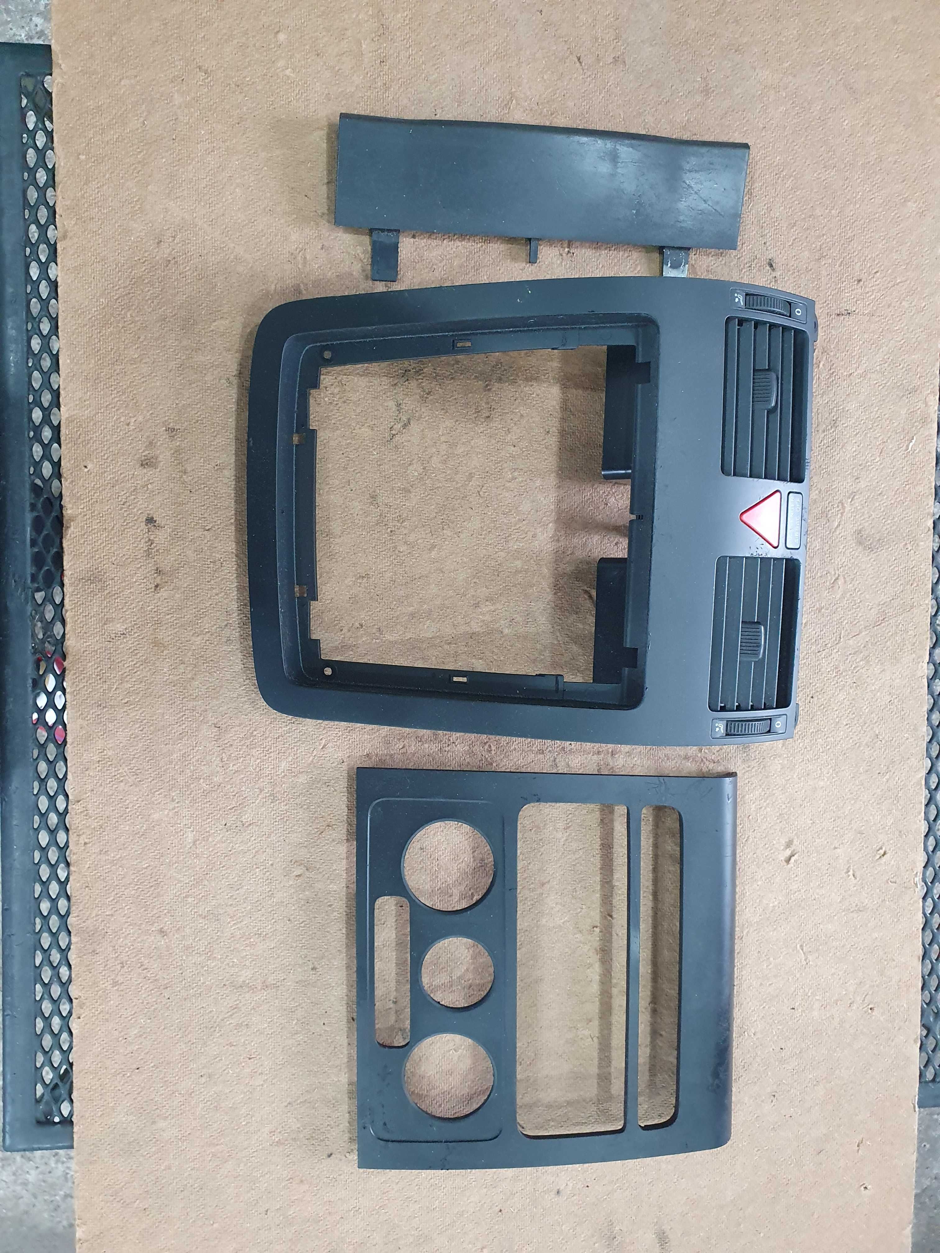 Panel konsola ramka kratka Vw Touran 04 rok kpl