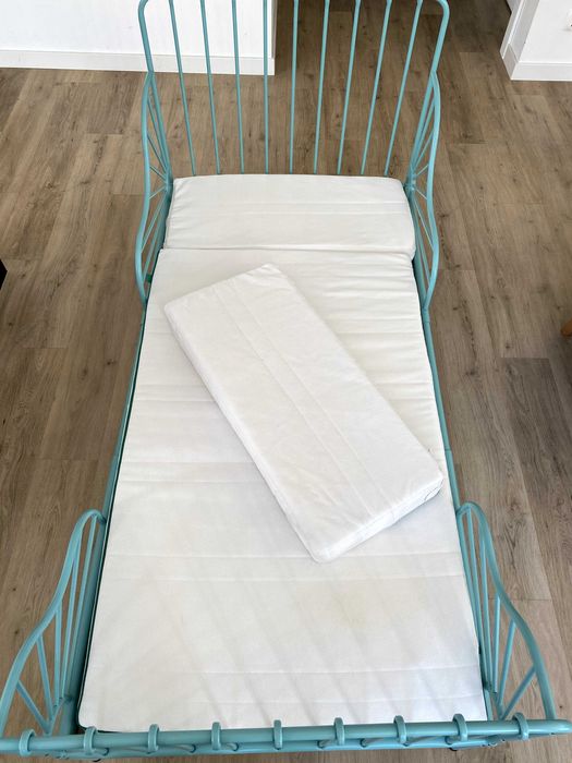 Łóżko o regulowanej długości ze stelażem i materacem  - Ikea Minnen