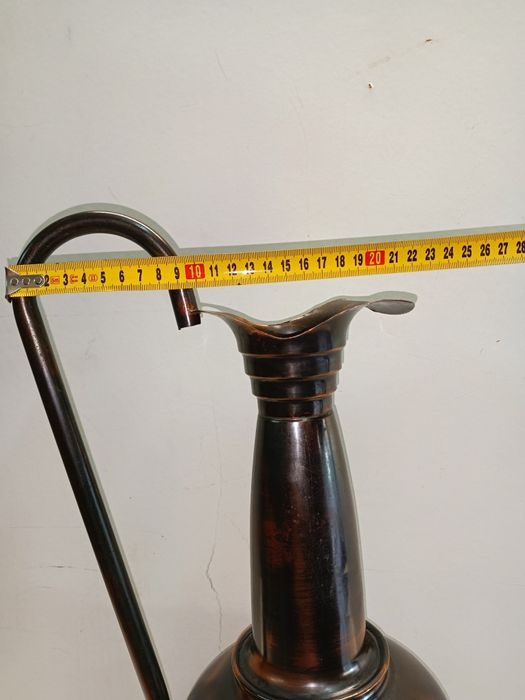 Belíssimo jarro em latão polido "LATARY M DE CAMBRA PORTUGAL" medidas: