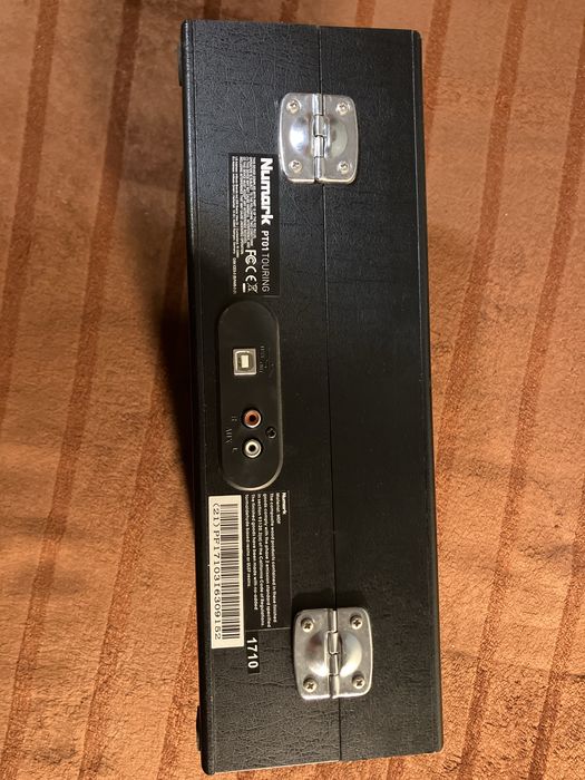 Програвач вінілових платівок Numark PT01