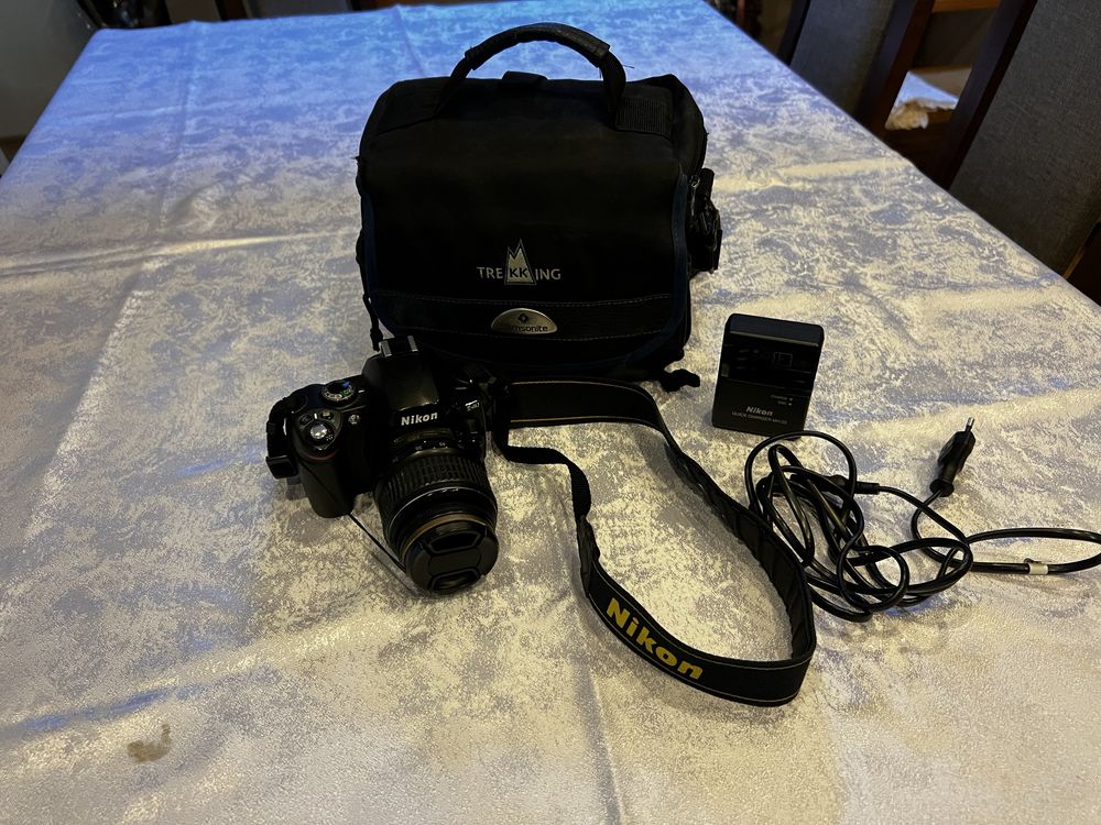 Aparat fotofraficzny lustrzanka Nikon D40