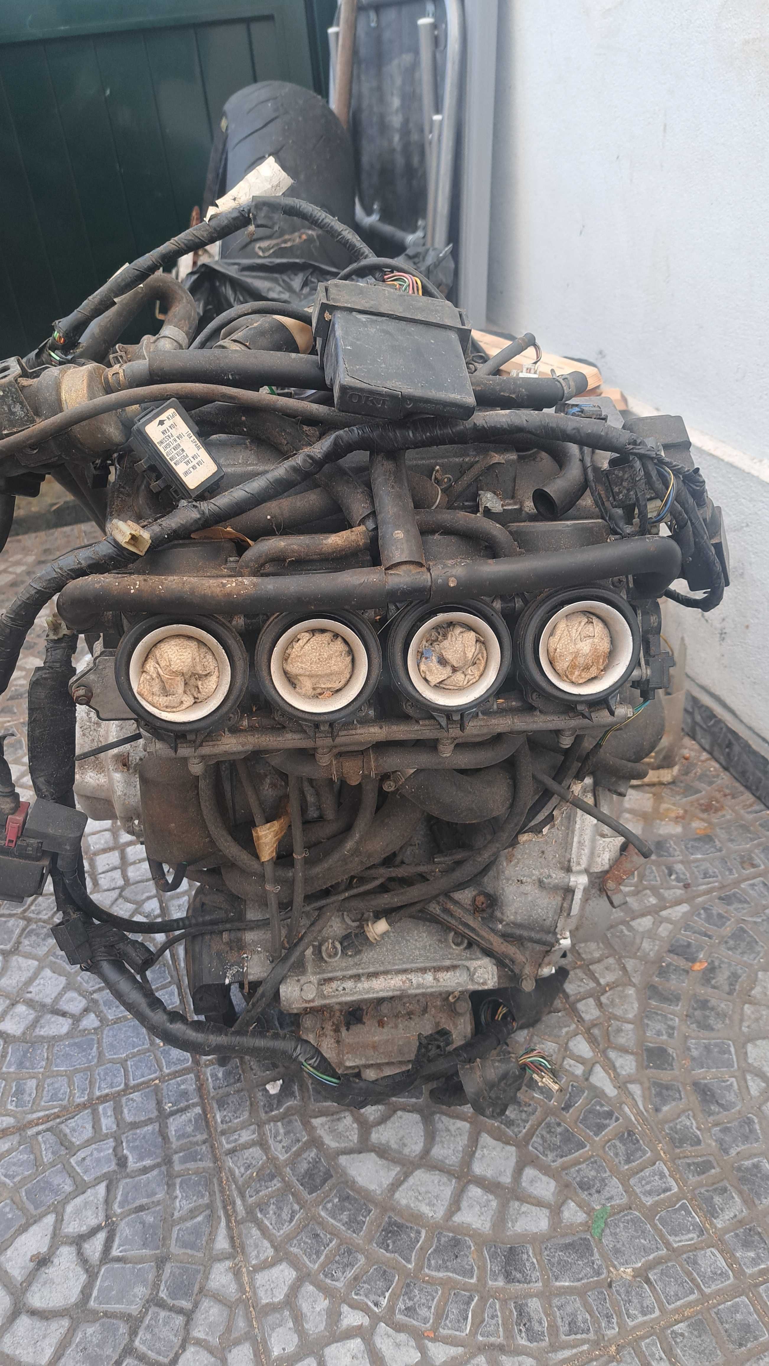 Varias peças para CBR600F de 2002