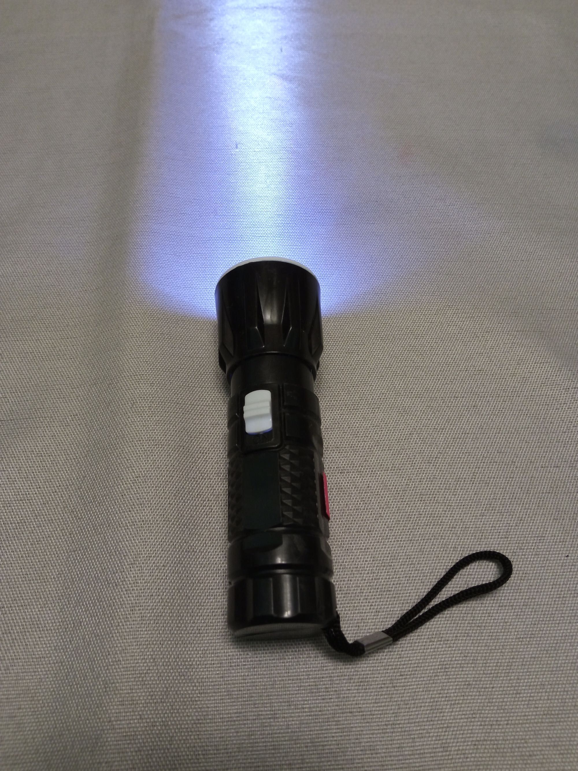 Mini latarka - podręczna - brelok - czarna
