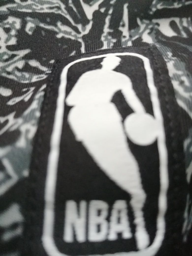Vendo t-shirt "nets" basketball (portes incluídos)