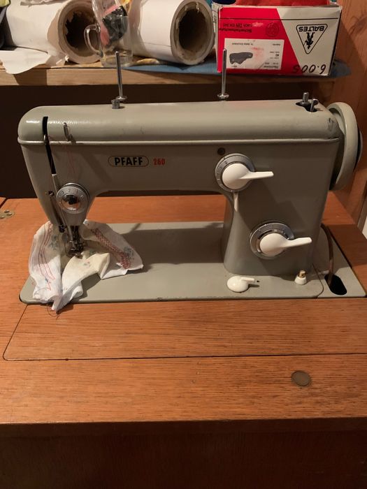 Старінні Швейні машини 4 штук самовывоз