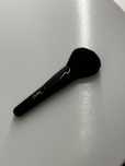 ysl pedzel do makijazu profesjonalny 2