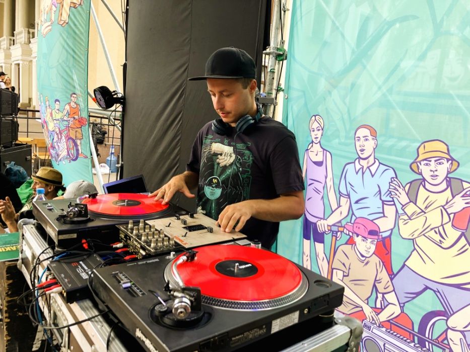 Вертушки Technics (аренда). Плейлист для заведений и мероприятий.