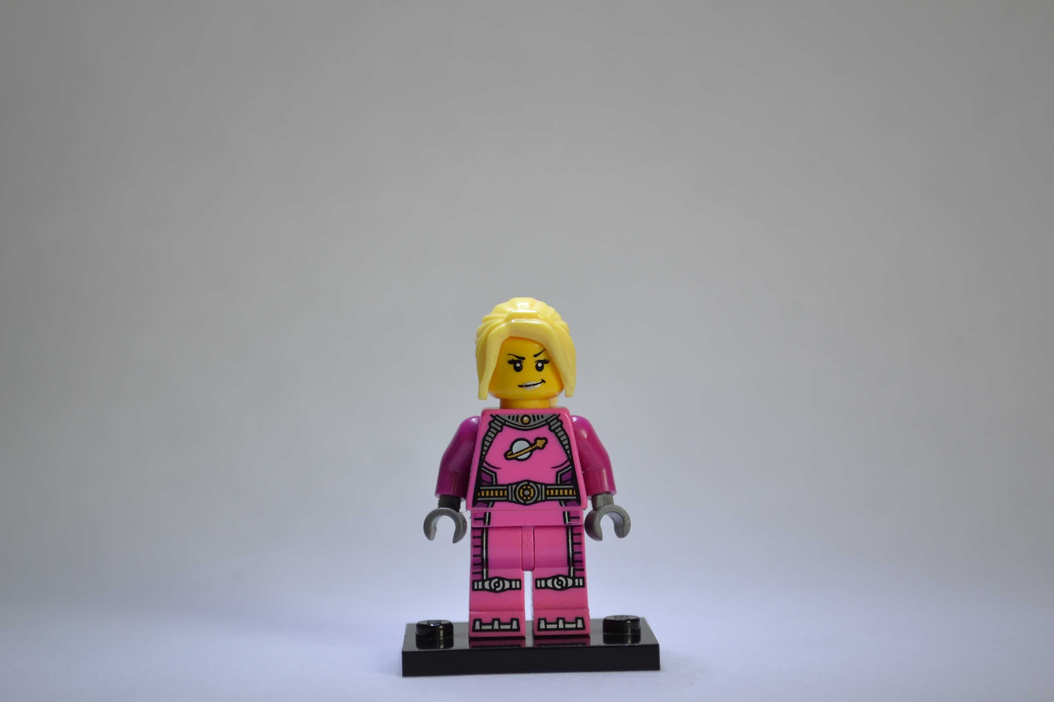 Minifigurka LEGO seria 6 - Intergalactic Girl