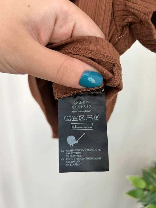 Crop top dekolt brązowy w prążki Monki XS 34 prążkowany bluzka krótka