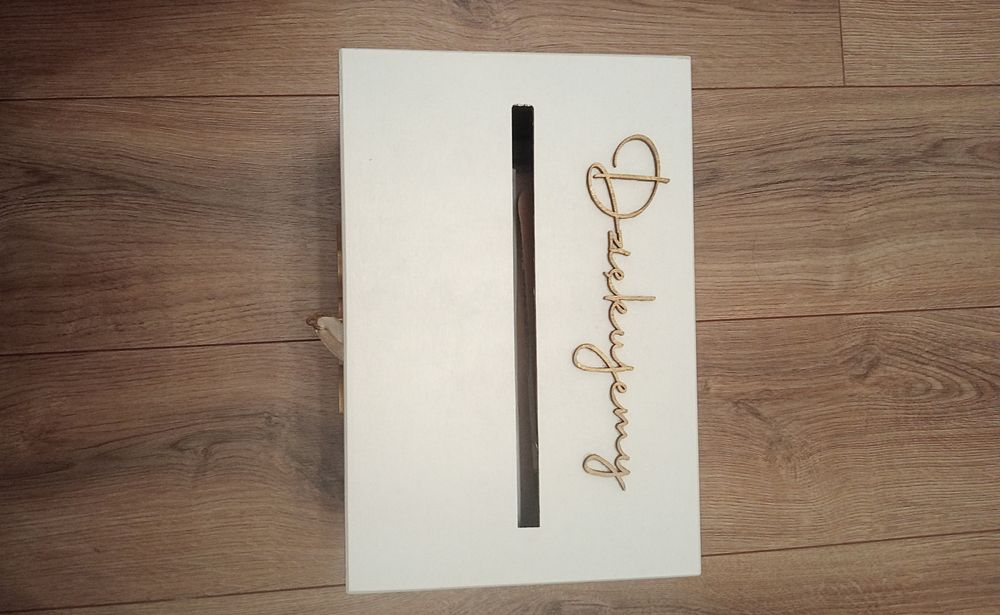 Witam. Sprzedam pudełko na koperty oraz pudełeczko na obrączki.