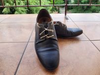 Granatowe buty garniturowe firmy Konik w rozmiarze 39