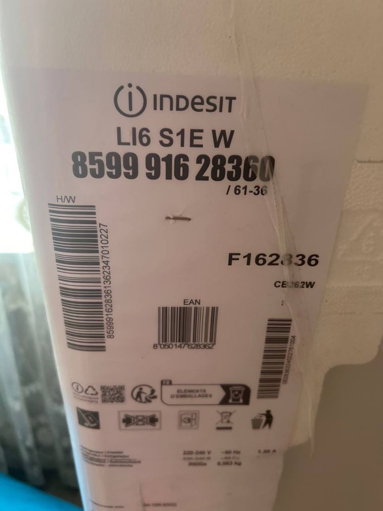 Холодильник Indesit LI6S1EW