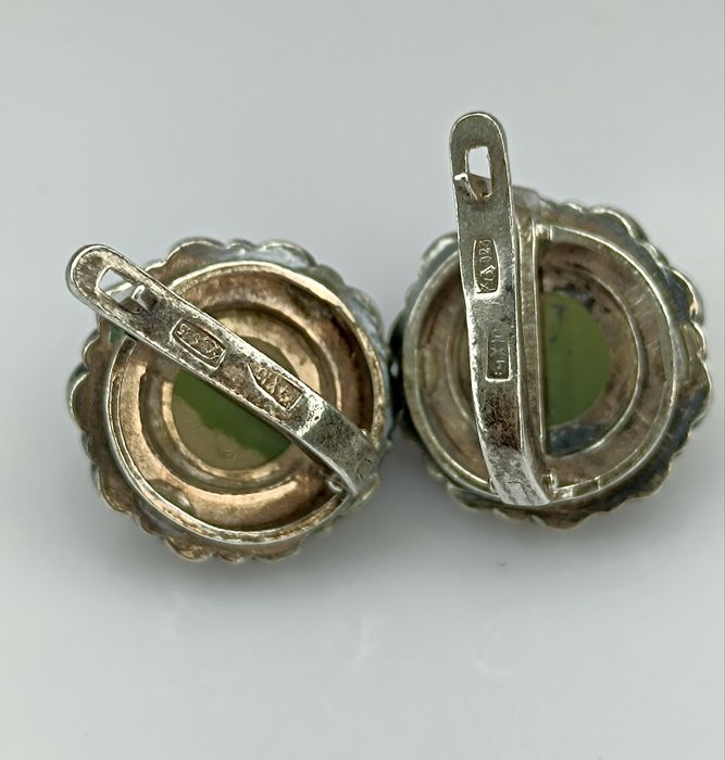 Серебряные серьги 925 пробы с нефритом