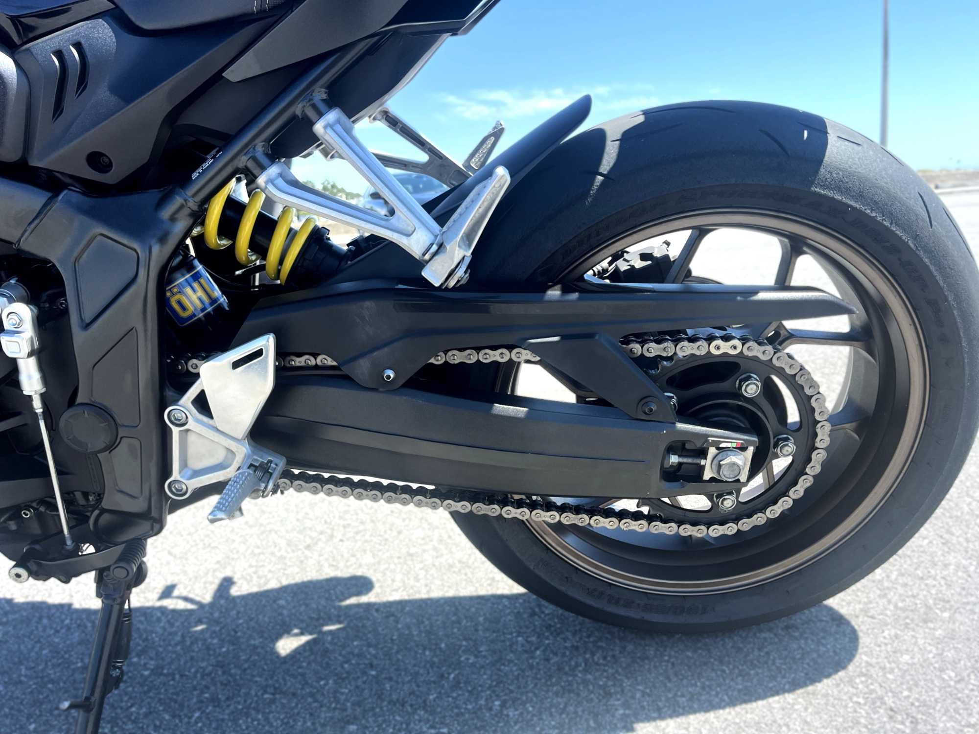 Honda CB 650R  | Black Widow + Extras