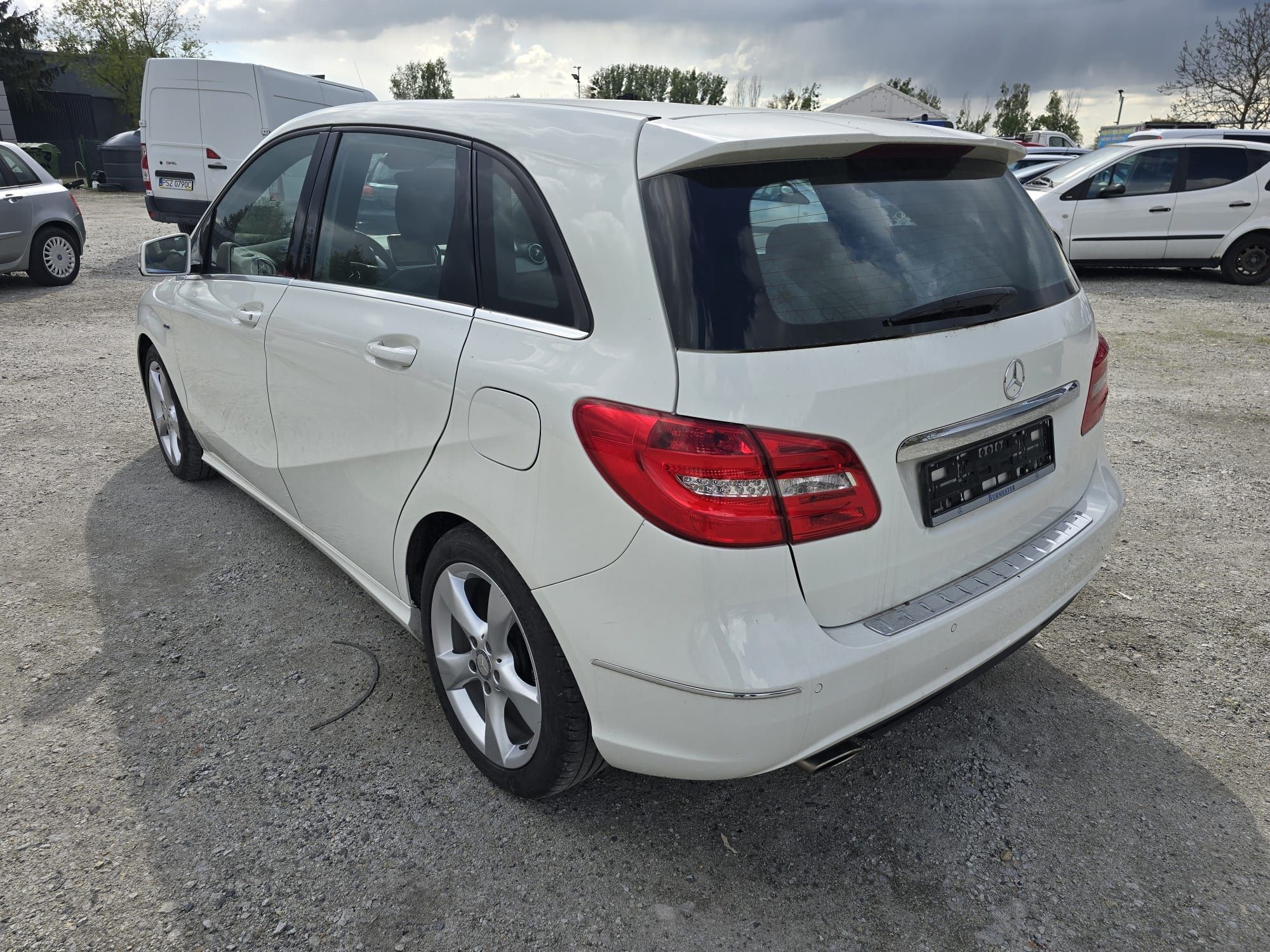 Mercedes B 180 benzyna,sport, LED,navi, skóra, pełen serwis ASO