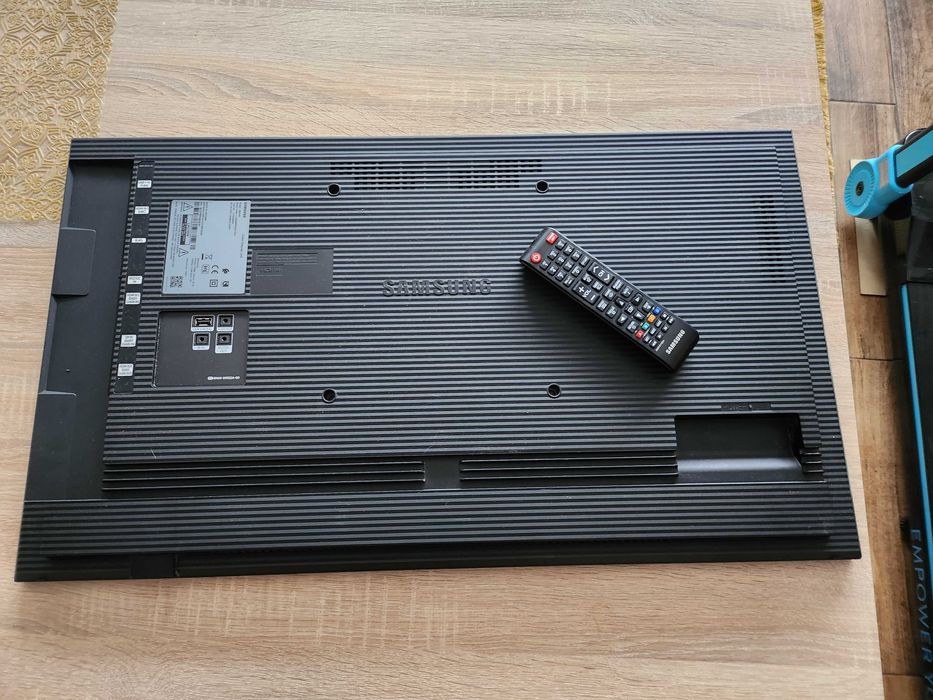 Samsung Monitor Profesjonalny 32" QM32R