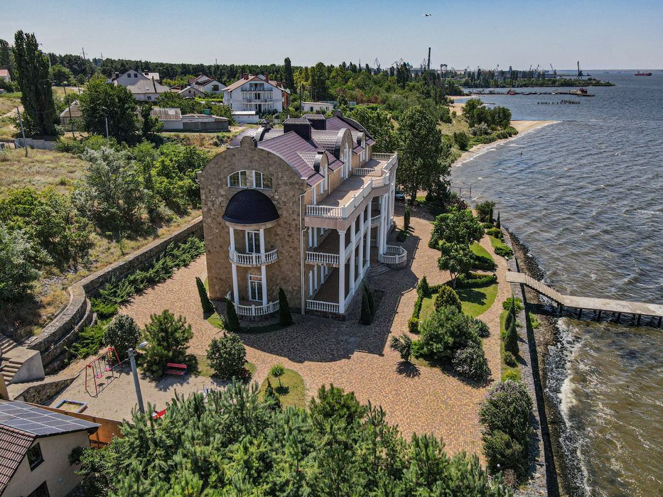 Продаю клубний будинок м.Миколаїв