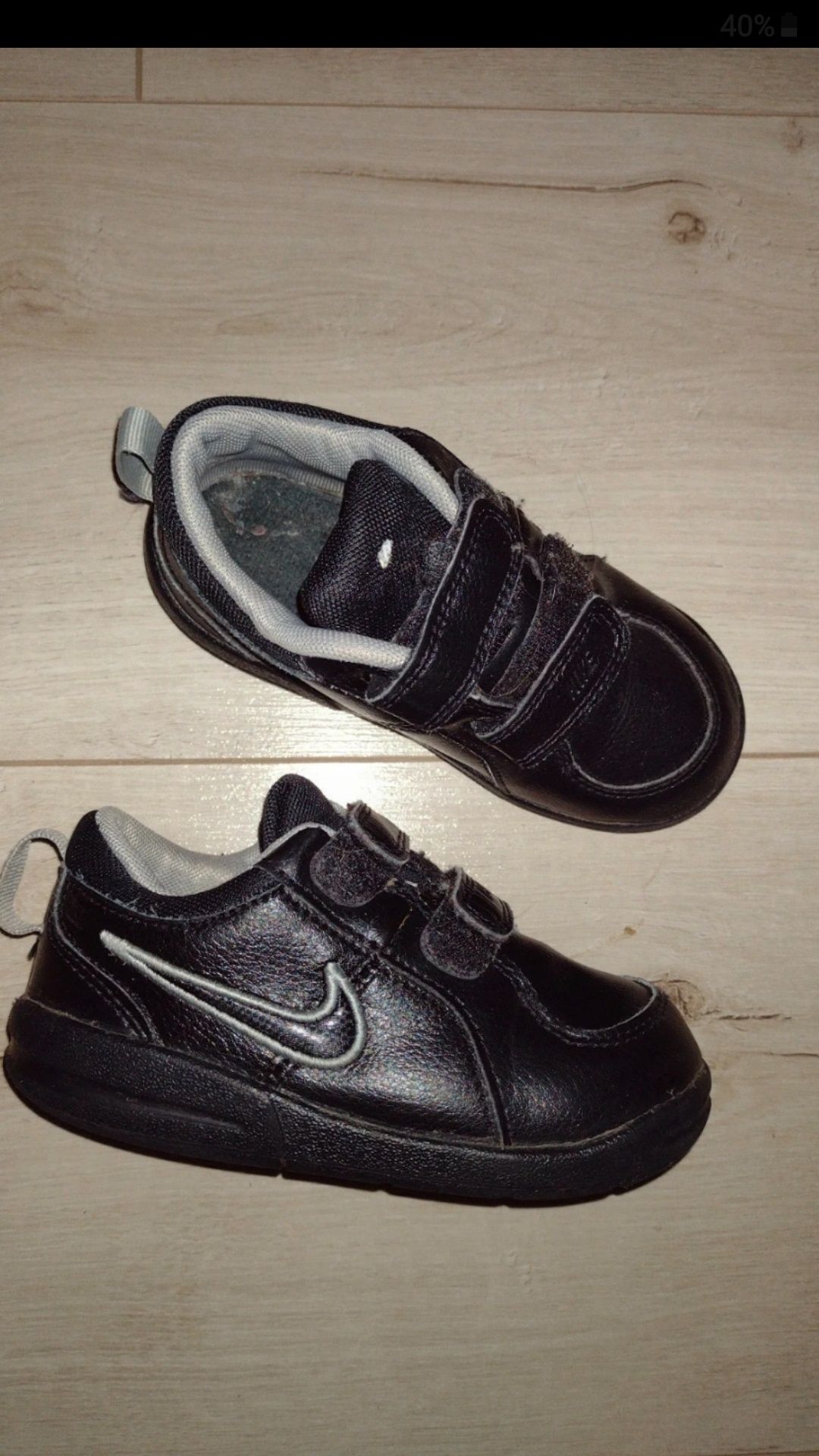 Czarne buty Nike zapinane na rzep 25