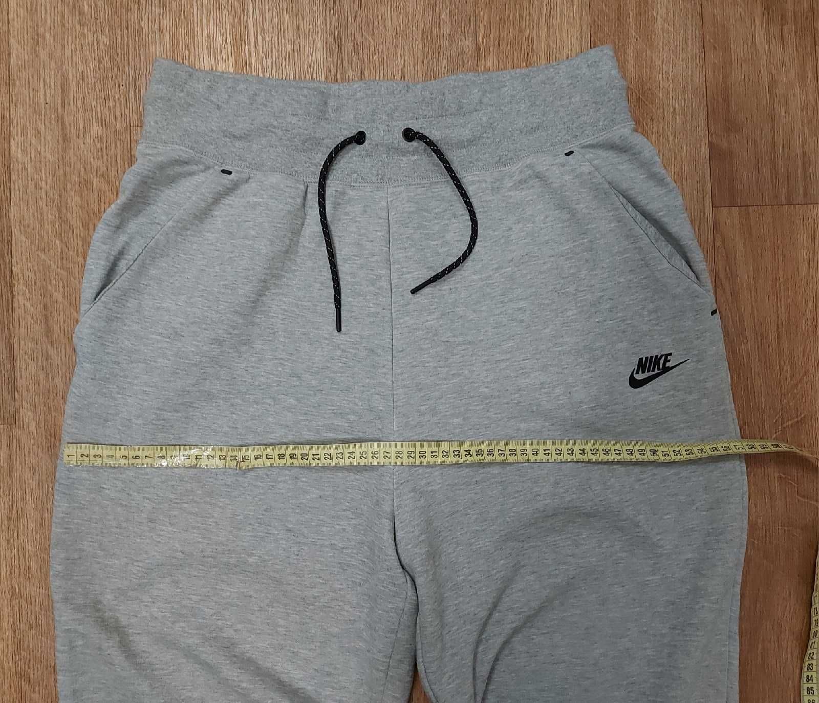 Штаны спортивные Nike tech fleece