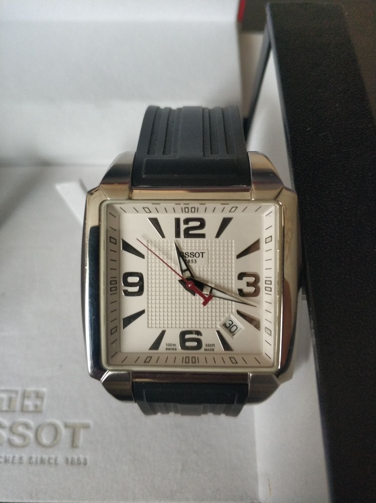 Годинник Tissot Quadrato