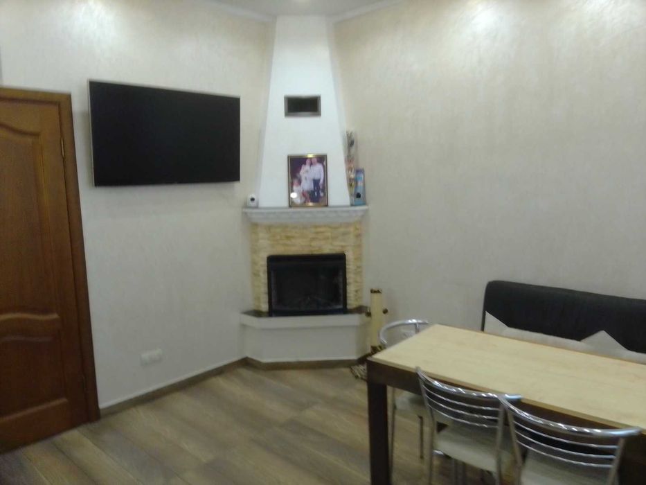 Оренда будинку на вул. Повітряна (Левандівка)